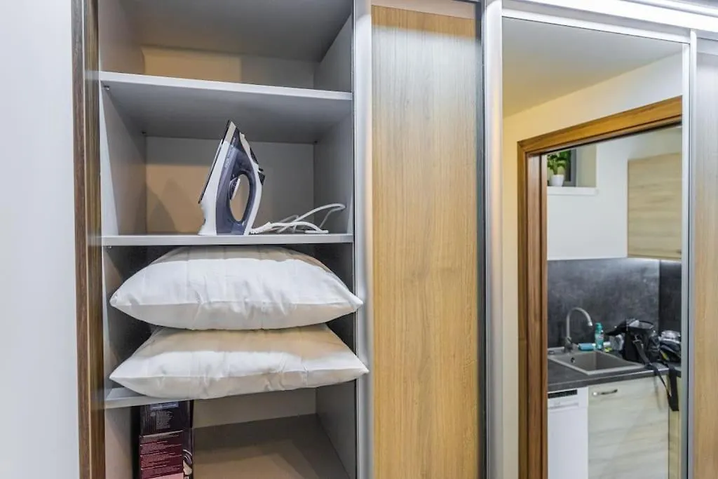Flat With Bathtub & Balcony, Only 12Min Centrum, 200Mb Wifi Prague Czech Republic