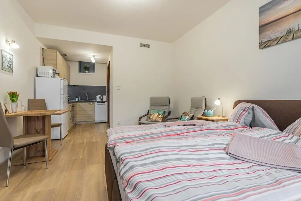 Flat With Bathtub & Balcony, Only 12Min Centrum, 200Mb Wifi Prague Apartment