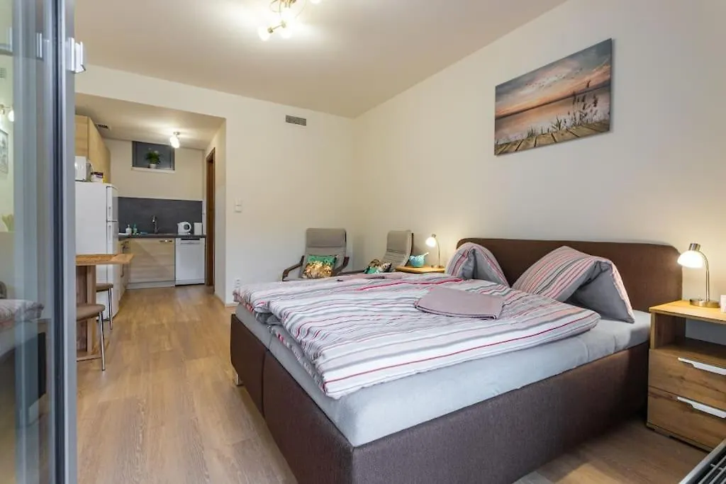 Apartment Flat With Bathtub & Balcony, Only 12Min Centrum, 200Mb Wifi Prague Czech Republic