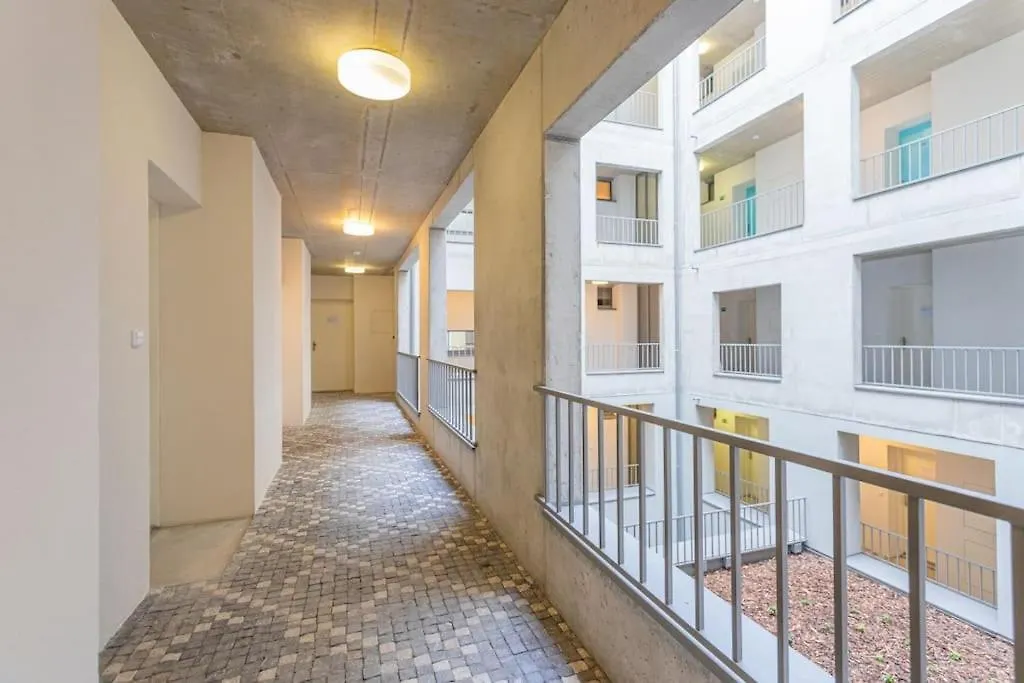 Apartment Flat With Bathtub & Balcony, Only 12Min Centrum, 200Mb Wifi Prague