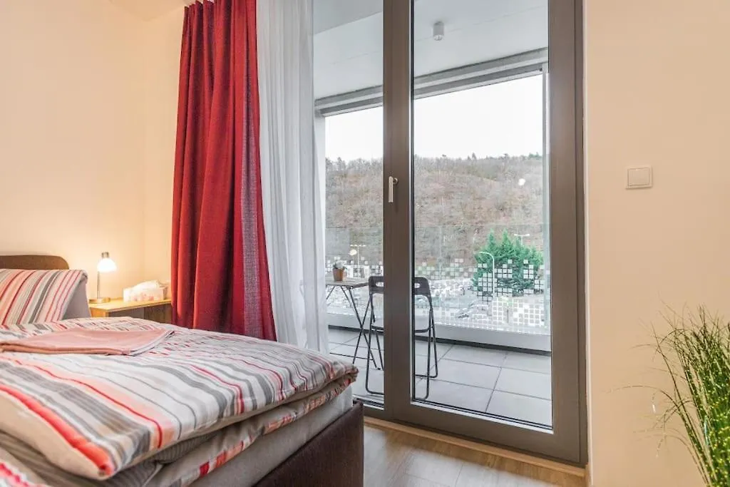 Flat With Bathtub & Balcony, Only 12Min Centrum, 200Mb Wifi Prague